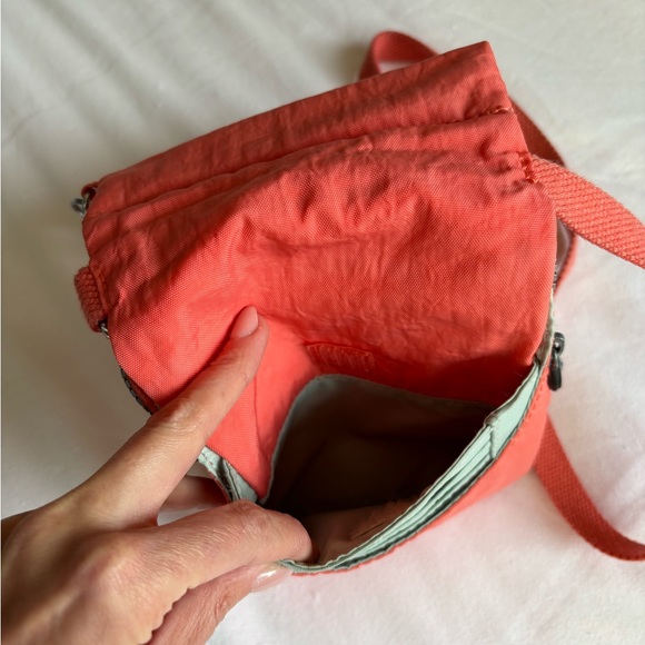 Kipling cross body. - Picture 2 of 9